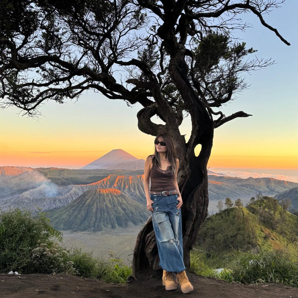 Paket Wisata Bromo Matahari Terbit Gunung Bromo dari Surabaya 2 Hari