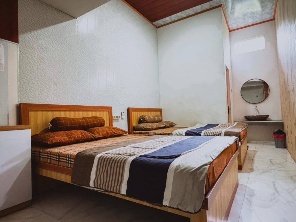 Penginapan Hotel Homestay Pasuruan Java Mulia Deluxe Twin Bed Room
