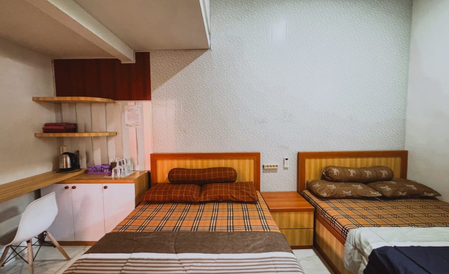 Penginapan Hotel Homestay Pasuruan Java Mulia Deluxe Twin Bed Room