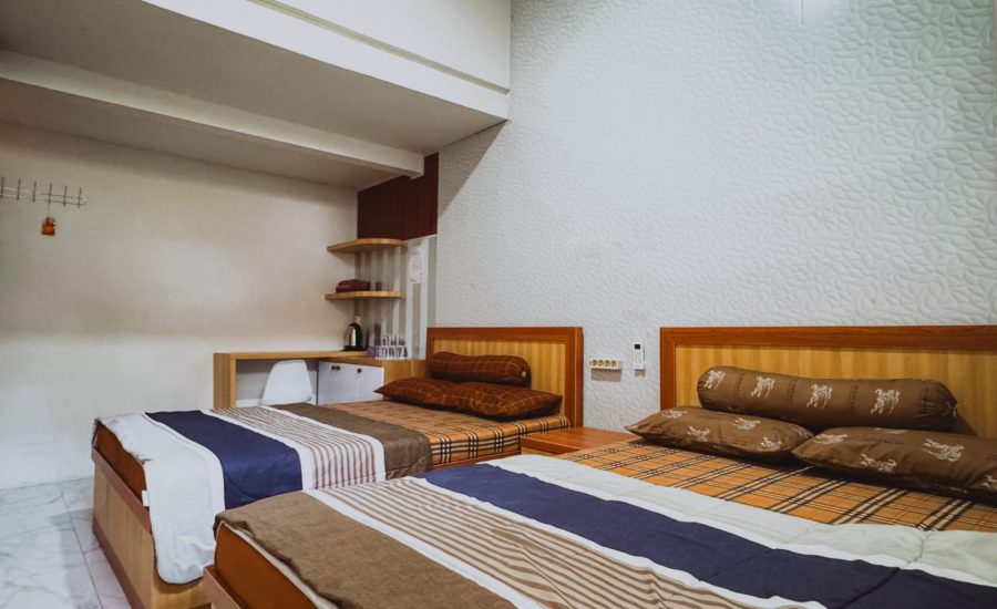Penginapan Hotel Homestay Pasuruan Java Mulia Deluxe Twin Bed Room
